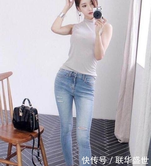 『美女』清爽别致的牛仔裤美女,特别招人喜欢!
