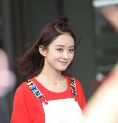 赵丽颖短发苹果头萌炸！确定不是吃可爱多长大的吗