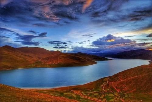 神秘的湖泊,各种鱼类达上亿公斤,为何没人去捕鱼?