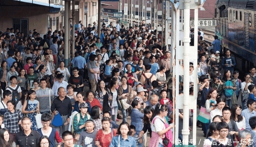  常事■中国最乱的火车站, 行李被偷是常事, 正在修建新的火车站