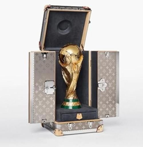 世界杯 | 世界上最贵的足球运动员们今年都穿什