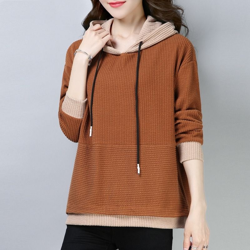 老婆也太逗!50岁还敢穿秋装女装搭白裤，简直让人哭笑不得