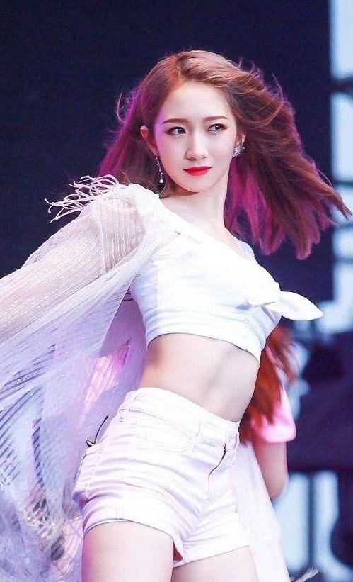 孟美岐没了眼妆变“绿豆眼”,妆前妆后差别大,网友:来搞笑的?