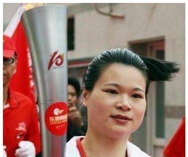  「陈晓敏」她是举重冠军，退役后128万卖掉奥运金牌，原因令人敬佩！