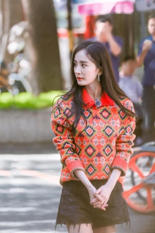 『当下』色彩搭配篇:当下水果那么贵!不如穿上蜜瓜橙,让人看着都甜