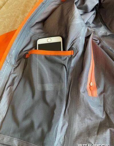  『提供非常好』穿它就对了，始祖鸟Arc’teryx Alpha SV硬壳冲锋衣实测