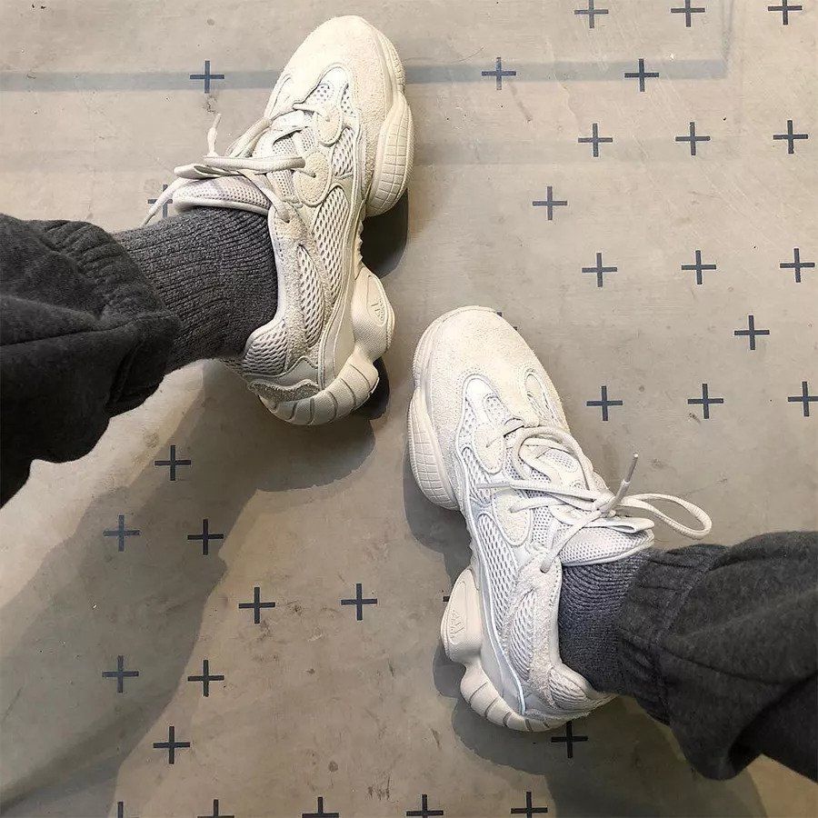 首次曝光!Yeezy 500 又有了新配色，11 月份发售!