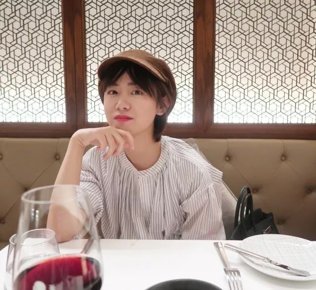 内衣| 与其遮遮掩掩地穿，不如大大方方地露