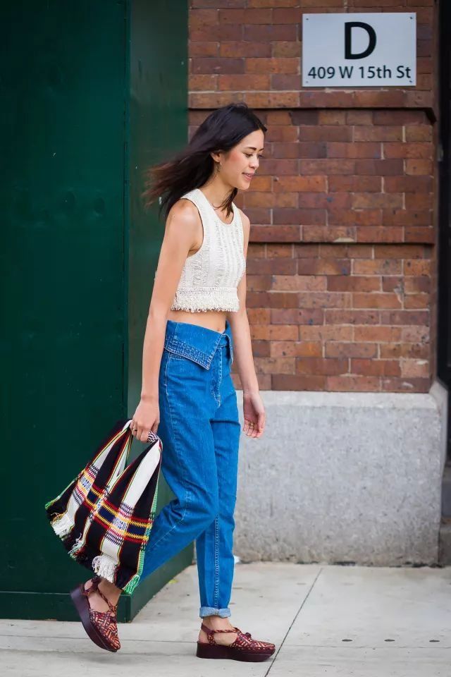 胸不平何以平天下!专治贫乳的穿衣法则告诉我们:平胸又如何，扛不