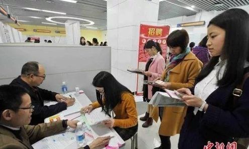 会不会延迟退休？人社部回应了……