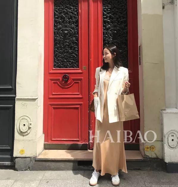 羡慕|靠“虐狗”合照火爆INS，这对韩国小夫妻也太甜了?