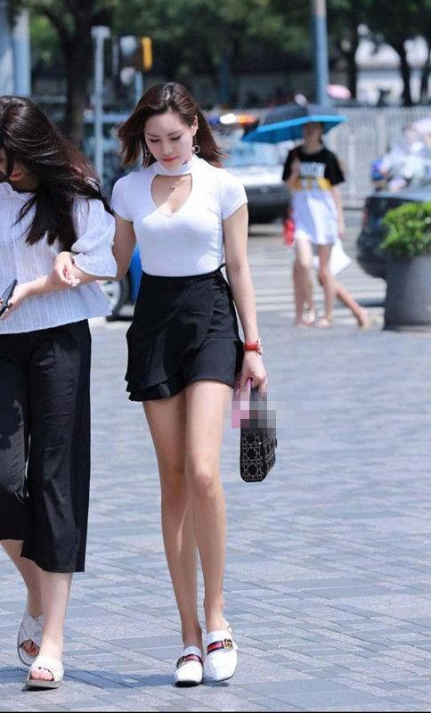  [世间]街拍这世间过于俗气，不像你一般浩瀚星河，温柔婉转！