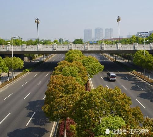 世界最宽的街道多少米？两侧是古典建筑物，堪称世界之最