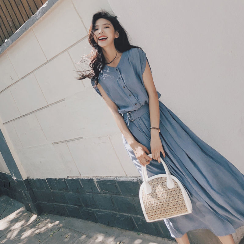 初秋刚出炉的连衣裙,一款比一款潮流洋气,40岁女人上身巨好看