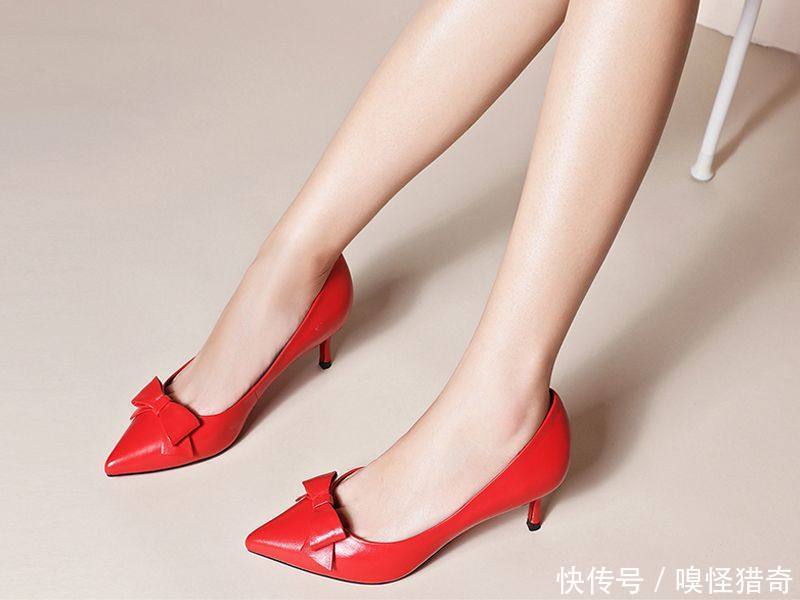 性感高跟鞋大秀美腿,凸显女性的柔媚、美丽和不张扬的成熟性感!