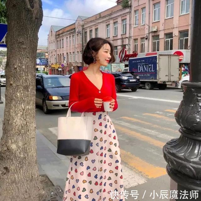  『气质』想要时髦显气质，穿半身裙就对了，今春这3条半身裙正流行！