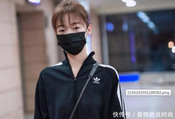 吴谨言有多瘦短裤都穿不满，松松垮垮！