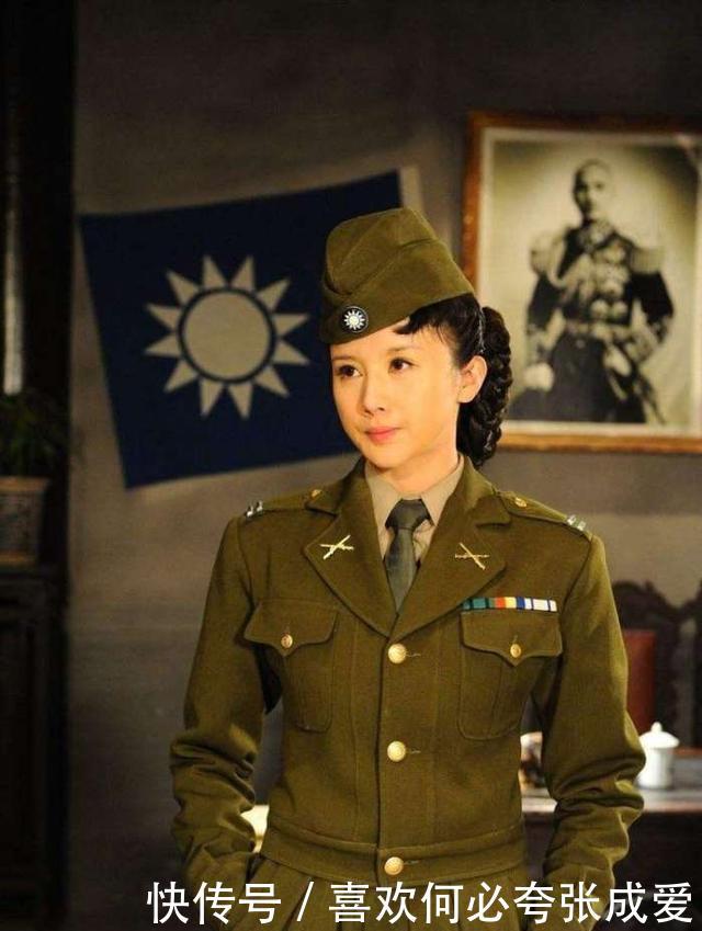 她作为美女特务忍辱负重,潜伏大陆,最终放下一