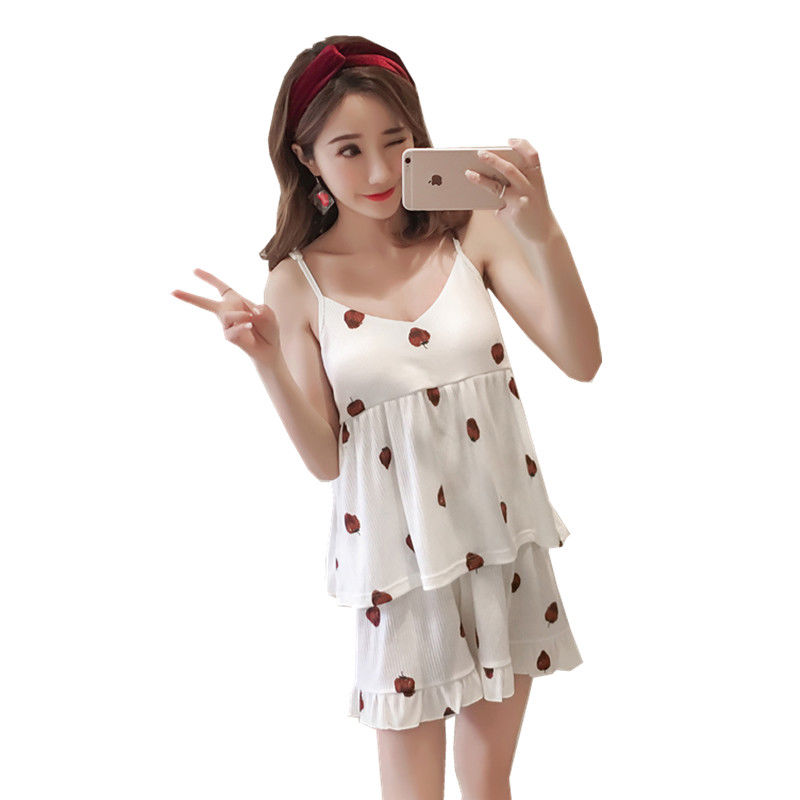 女朋友越来越大胆了!睡觉就穿“勾魂衫”，简直迷死人了