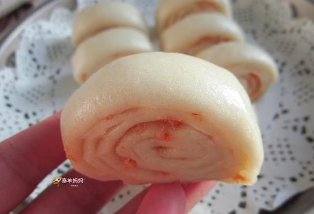 面团:馒头这样做,皮光滑得像剥壳鸡蛋,白嫩暄软,一口一个停不住
