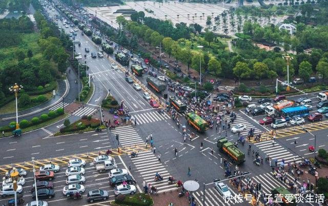  高铁■江西最应该成为高铁枢纽的一个城市，每天停靠的列车比南昌还多