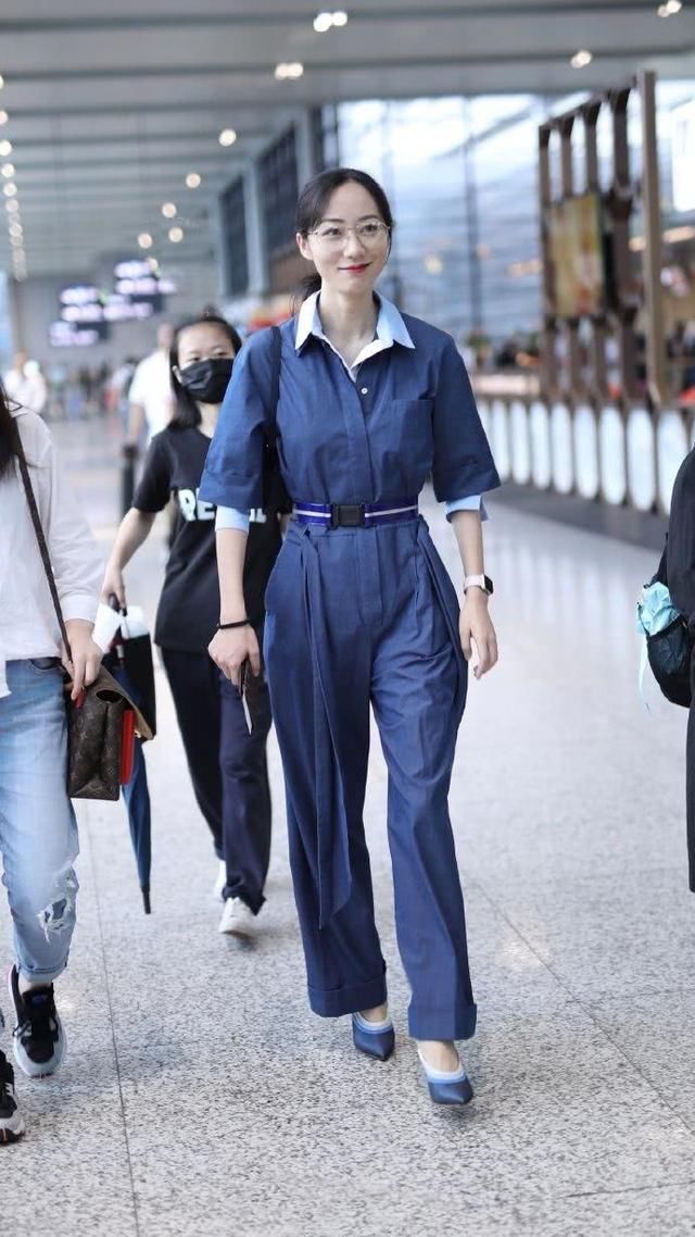 韩雪真厉害！把烂大街的连体装居然穿出国际范，谁能做到？