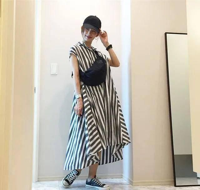  「博主」看完这个博主的条纹搭配 你会365天每天都想穿条纹