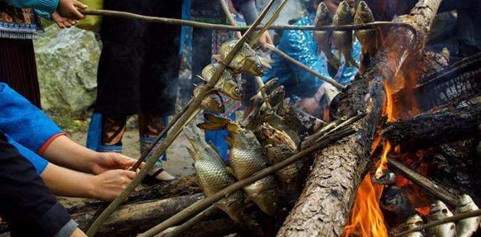  [稻田]乡下稻田里的一种野味，过去备受追捧，如今假冒的太多难