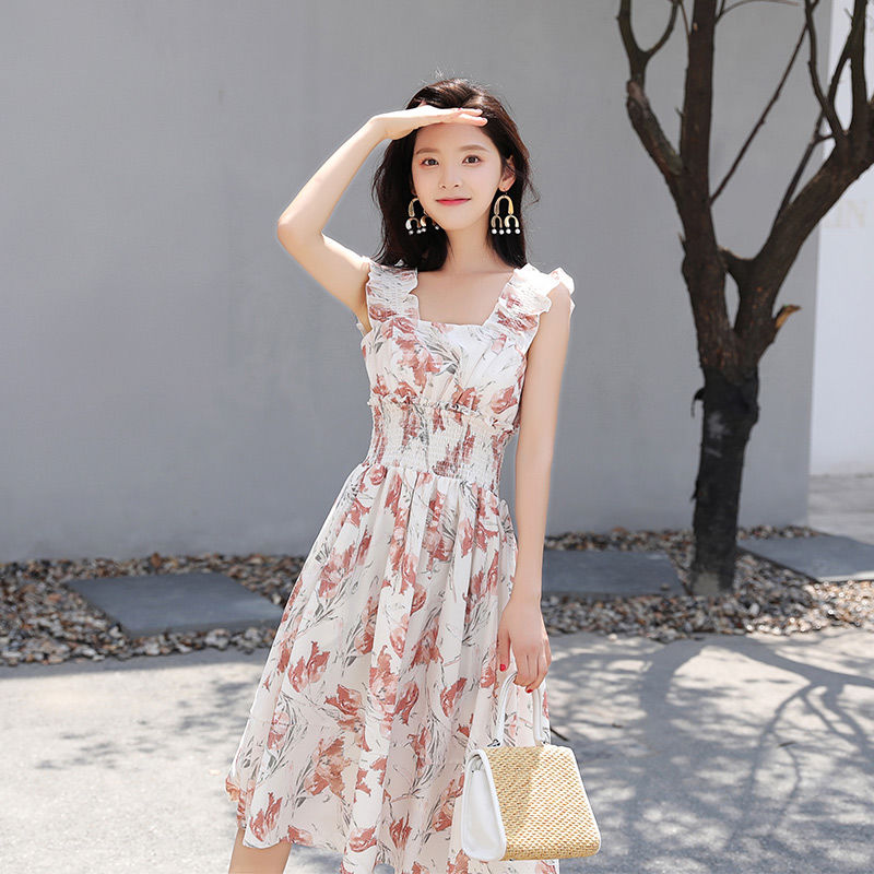 败家老婆，偷偷买了件吊带裙，穿上美得让人流鼻血