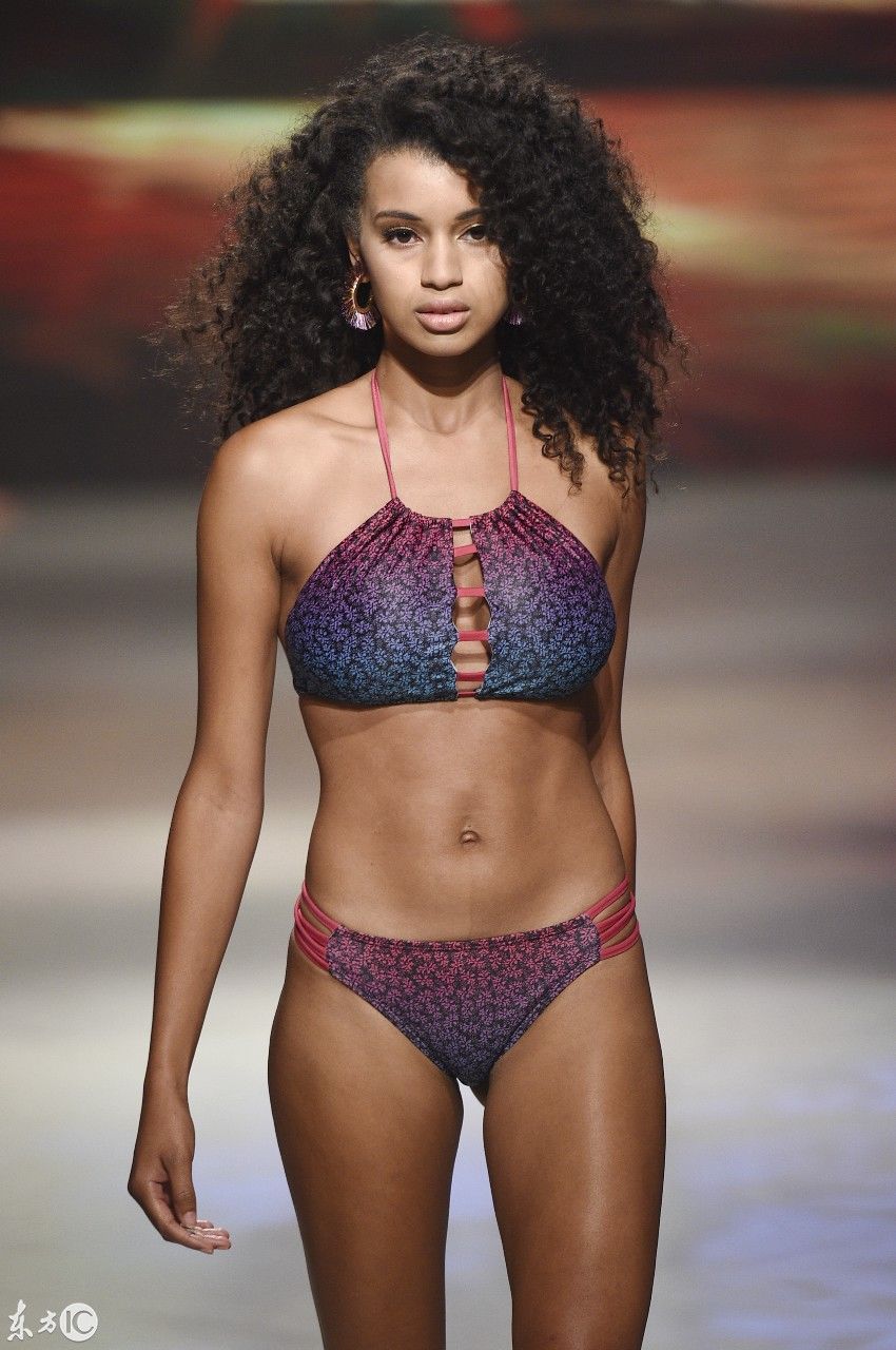 这个夏天，世界级模特教你怎么穿