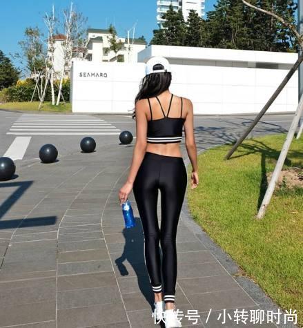 紧身打底裤美女气质优美女,更衬托出女人温婉甜美气质!!