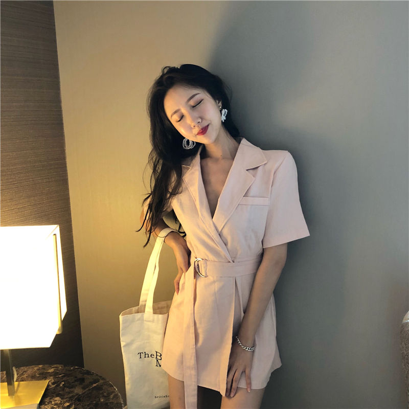 偶遇穿粉色衣服的小姐姐，美不美，用心感受!女人都想要的完美