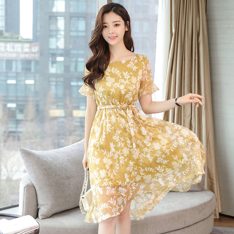 大热的天，建议40-55岁女人尽量多穿裙子，少穿裤子，洋气