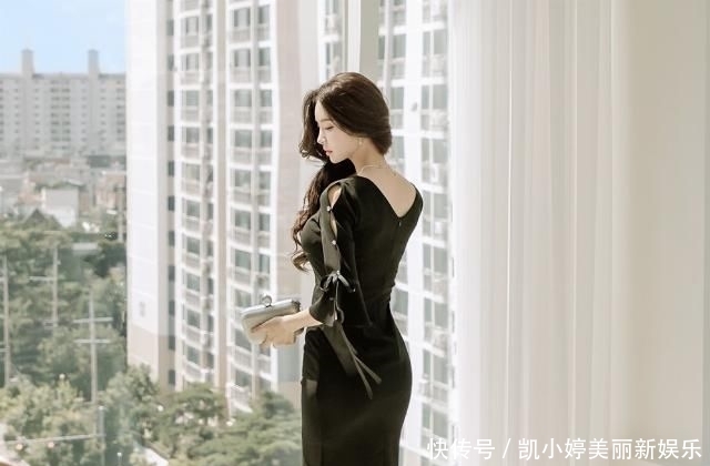 #修身#黑色V领修身长裙,优雅贤淑