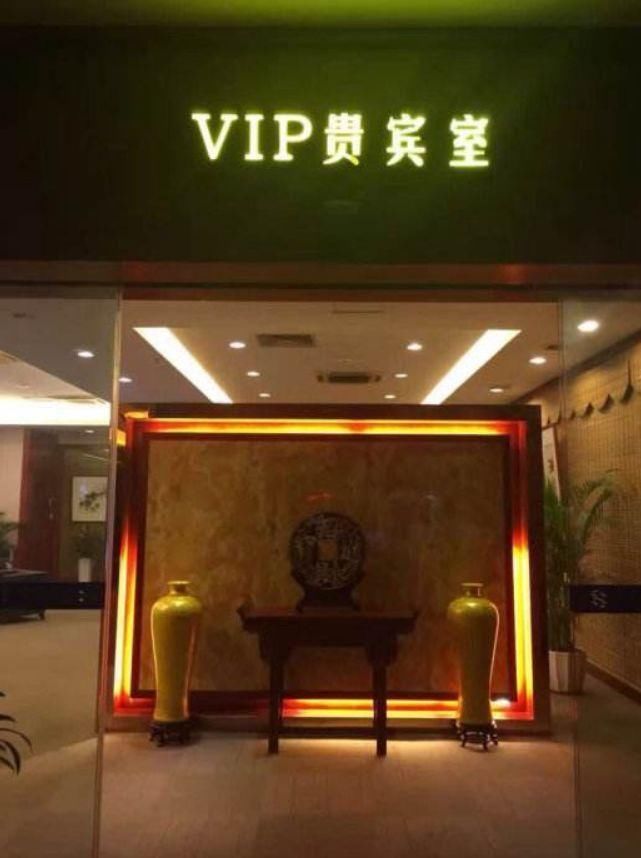 一次性在银行存8000万，会得到什么待遇?来听听银行职员怎么说的