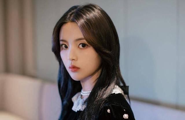  天赐的声音@《天赐》偶像扎堆，为什么小鬼能成首位拿“金曲”的爱豆？