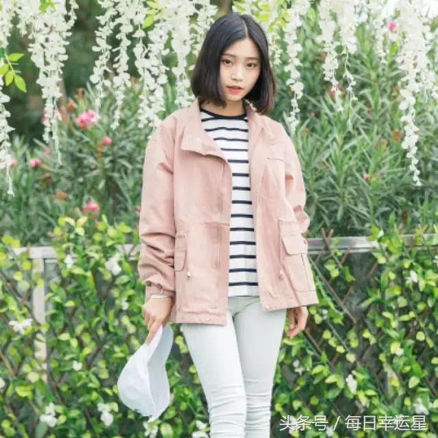 你最喜欢哪个女孩的穿着？测出你在班上的颜值有多高