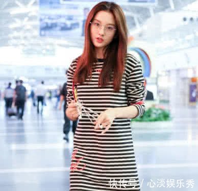 女星秀“美腿”,程潇呆萌,王子文“穿裙子”,戚薇最美!