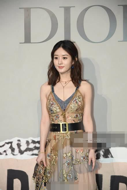 31岁赵丽颖秒杀21岁张雪迎,网友:未ps的腿一言难尽!