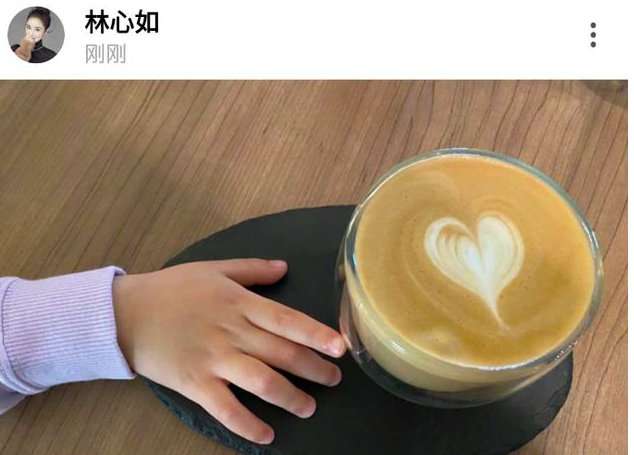 小海豚：霍建华女儿会享受，小海豚年纪小，却想伸手偷林心如的咖啡喝