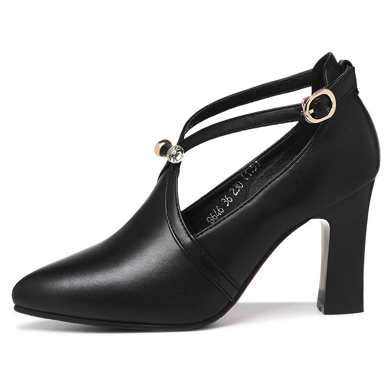 9月上新尖头“单鞋”‘、优雅性感、轻松穿出女人味