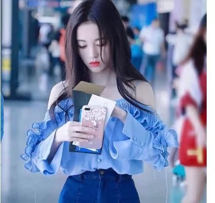 鞠婧祎为了显身高当众解开衣服！内衣霸气外漏“胸部以下全是腿”