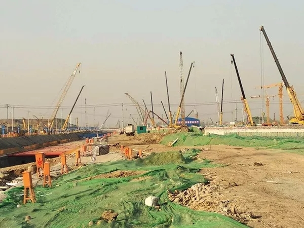 【超级震撼】200台徐工起重机助力全球最大机