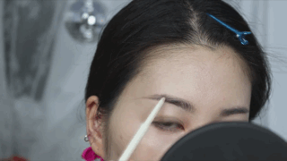 脸小到能埋碗里!海兰终于逆袭,张钧宁美妆教程已上线!