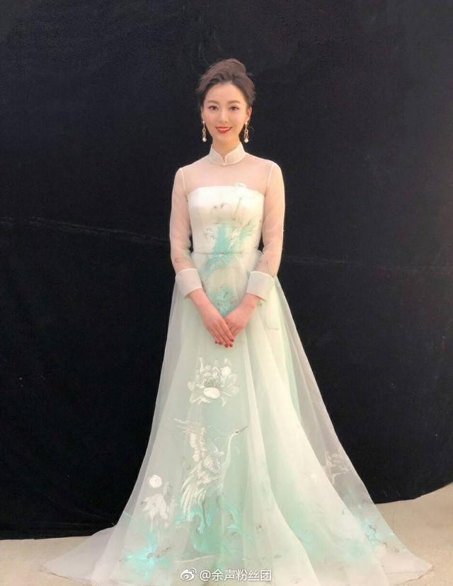 余声时尚搭配，时尚与甜美，气质优雅，青春活力！