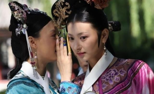 轻松:甄嬛传:斓曦去面试眉庄,轻松获得认可,却因一笑让导演沉下了脸
