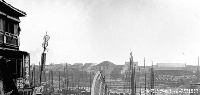 20世纪的江城武汉，看了第八张，知道为什么叫石牌岭了