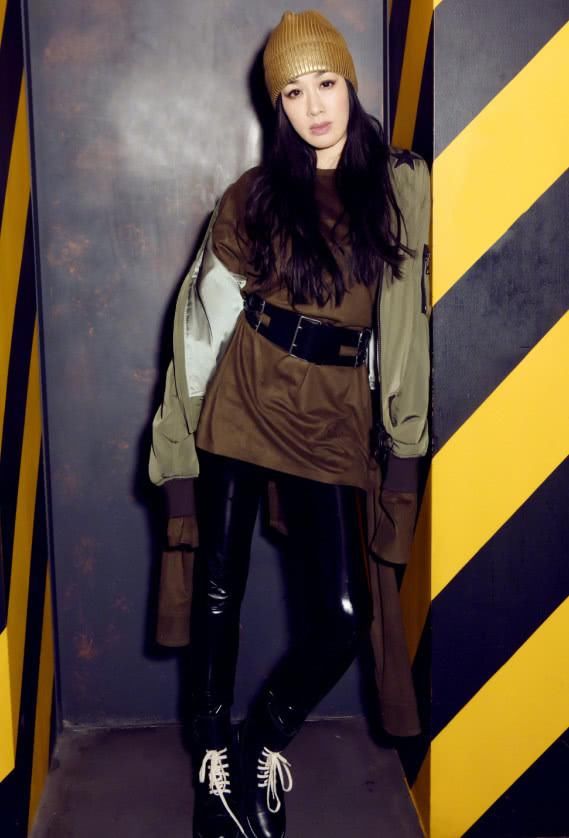 钟丽缇美炸了！裹胸蕾纱连衣裙，宛如粉霞仙子！