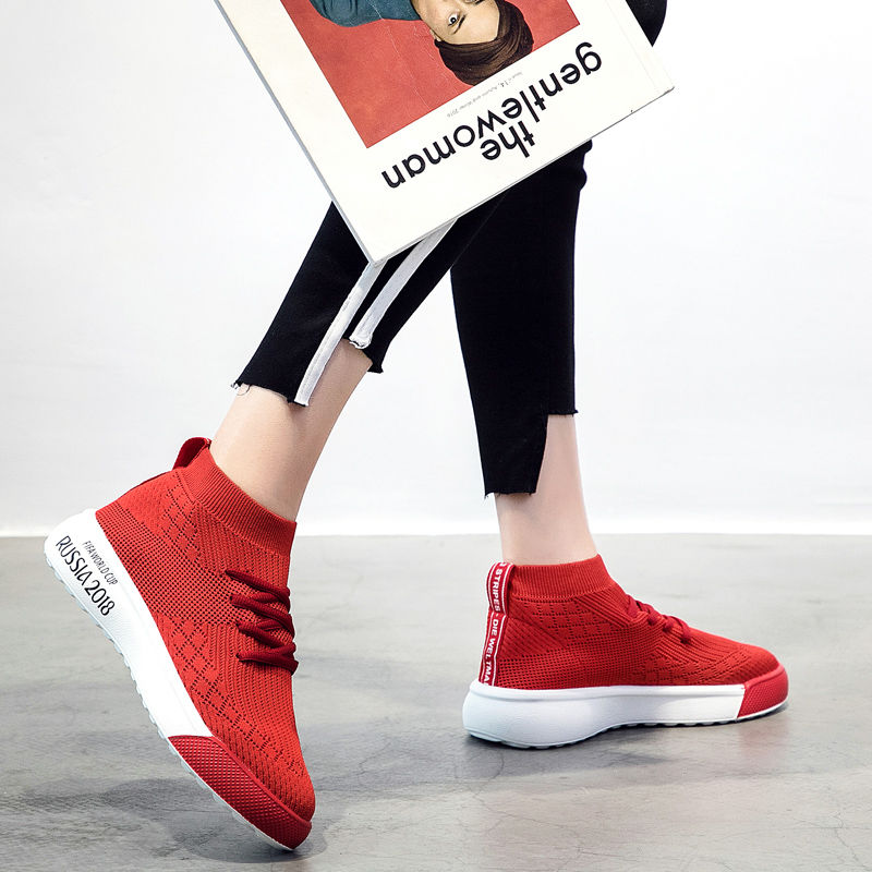 还在穿高跟鞋?新上市“袜子鞋”，比小白鞋舒适，街头感十足