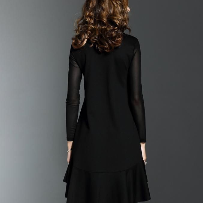 我承认:这款秋裙是贵了点，但令人一见难忘，特别是60后穿